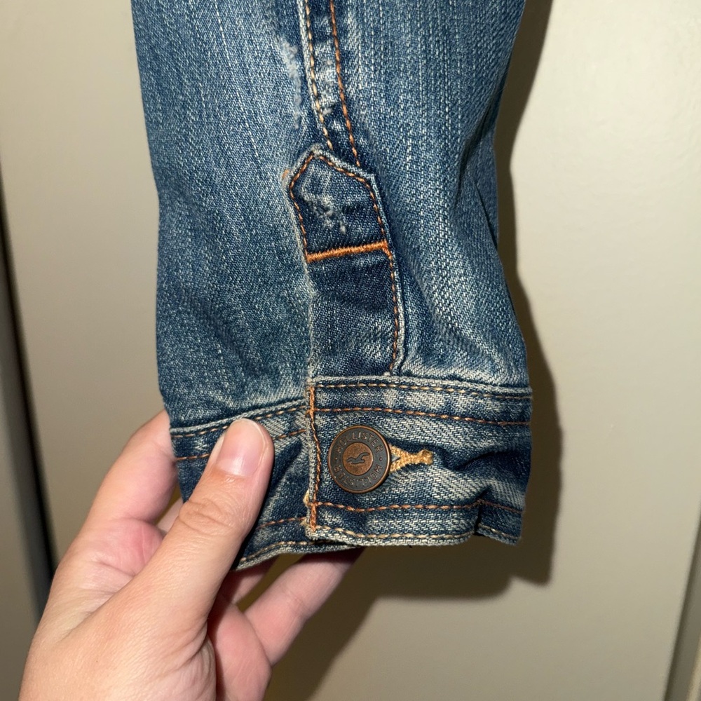 Hollister Women's Classic Blue Jean Jacket - Picture 4 of 6